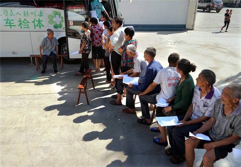 移動體檢車造福人民群眾，生產(chǎn)廠家為健康護航02